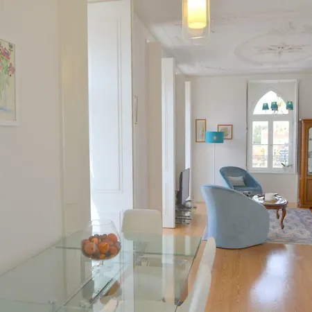 Rh Mouraria Garden, Swimming Pool & View 아파트 리스본